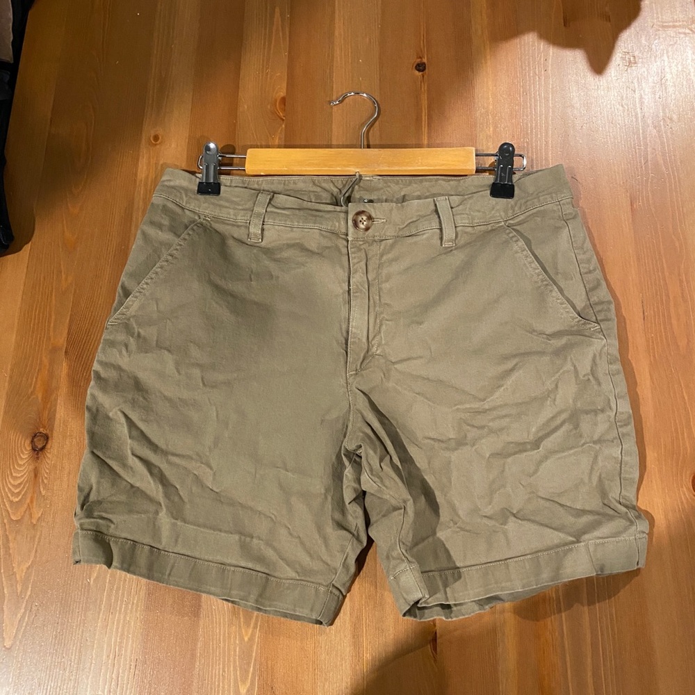 Chubbies stretch shorts brown khaki 7” 32